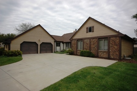 225 Old Forge Rd, Elgin, IL 60123 photo 1