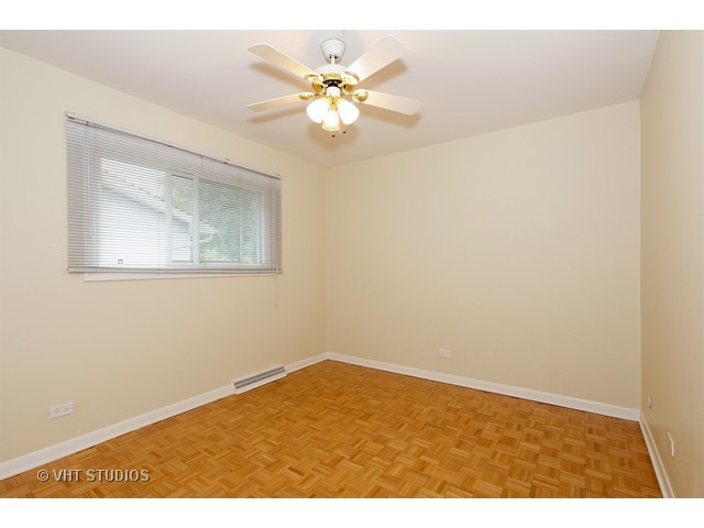873 Willow Ln, Willowbrook, IL 60527 photo 17