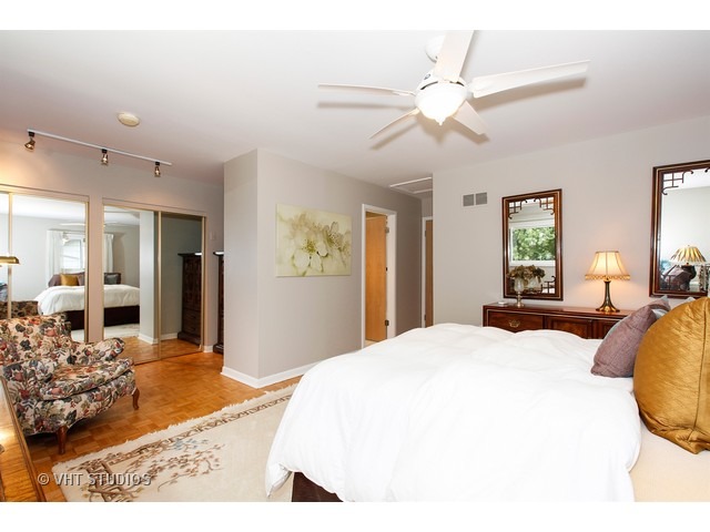 873 Willow Ln, Willowbrook, IL 60527 photo 13