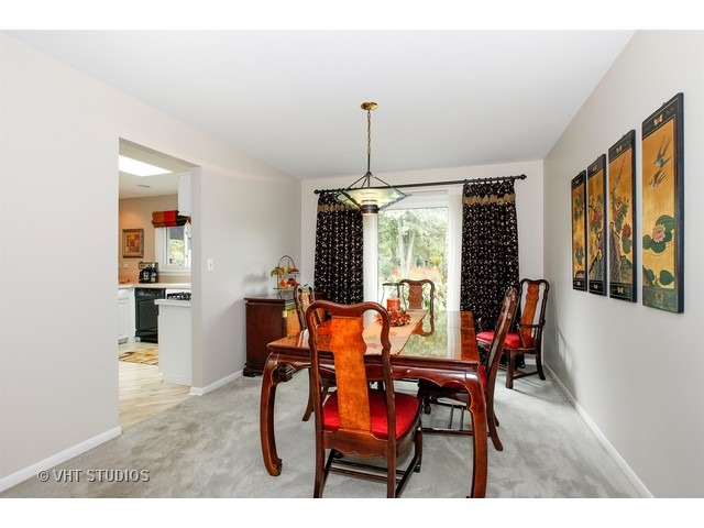873 Willow Ln, Willowbrook, IL 60527 photo 5
