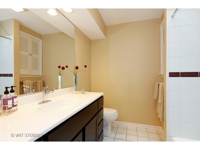873 Willow Ln, Willowbrook, IL 60527 photo 14