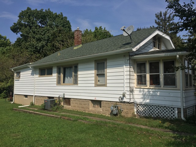 1023 Sard Ave, Aurora, IL 60506 photo 2