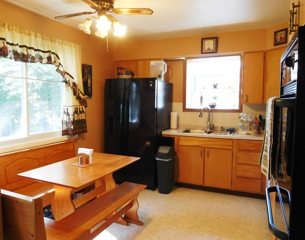 335 E Hilton Ave, Addison, IL 60101 photo 2
