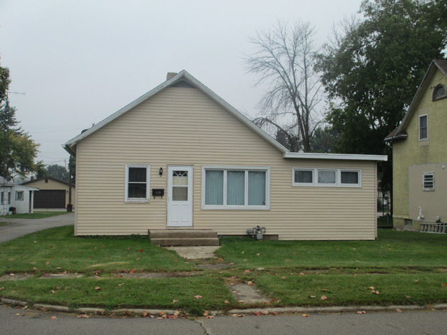 133 E 2nd St, Oglesby, IL 61348 photo 1