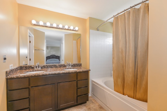 980 Tallgrass Dr, Bartlett, IL 60103 photo 9