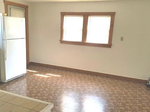 517 8 Th St, Peru, IL 61354 photo 3