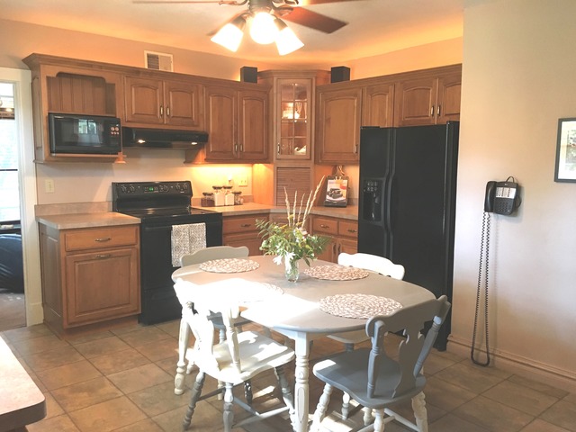 315 E 4th St, Dixon, IL 61021 photo 4