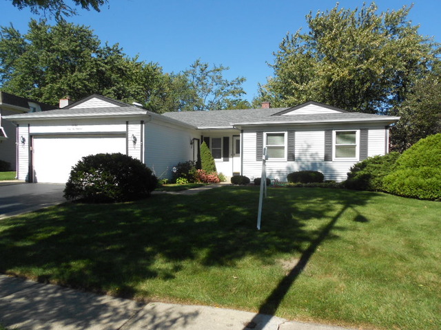 4600 Thornbark Dr, Hoffman Estates, IL 60192 photo 1