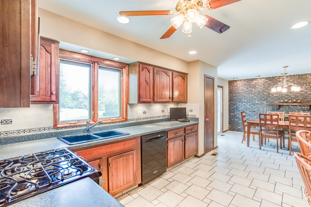 715 Elm Cir, Itasca, IL 60143 photo 6