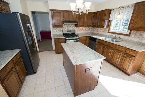 295 Brittany Trl, Elgin, IL 60120 photo 6