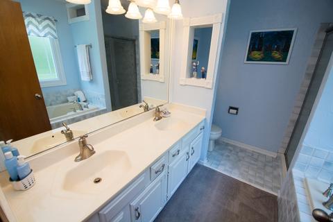 295 Brittany Trl, Elgin, IL 60120 photo 13