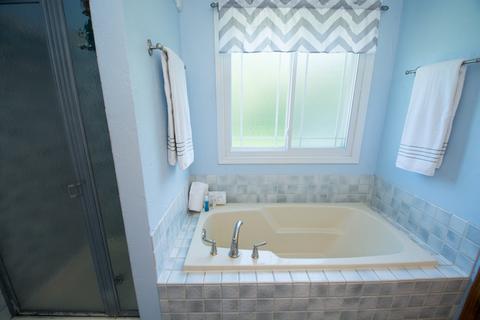 295 Brittany Trl, Elgin, IL 60120 photo 14