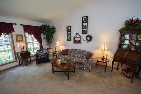 295 Brittany Trl, Elgin, IL 60120 photo 8
