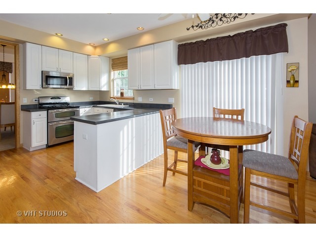 16111 Chablis Ln, Plainfield, IL 60586 photo 3