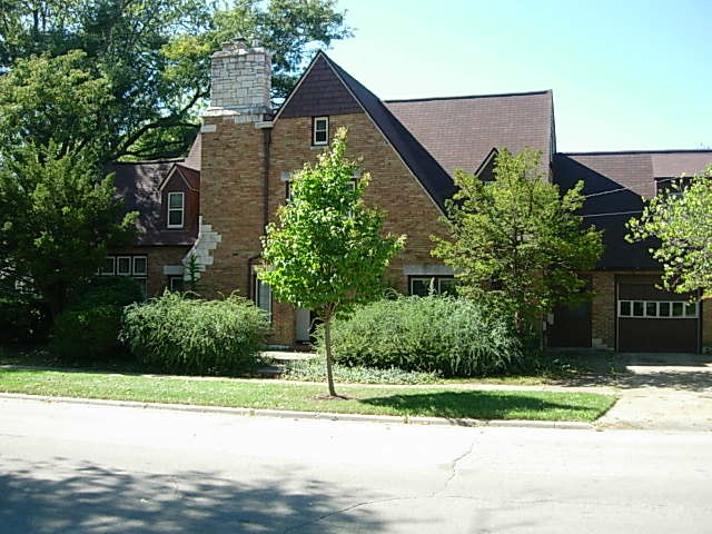 323 Sunset Ave, Aurora, IL 60506 photo 2