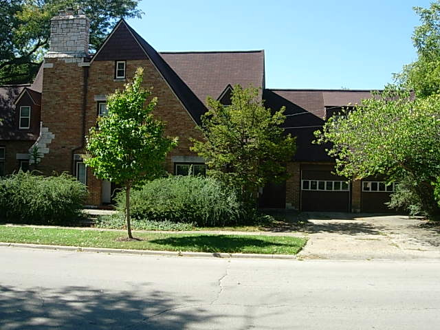 323 Sunset Ave, Aurora, IL 60506 photo 1