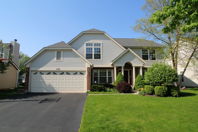 352 Wentworth Ln, Bartlett, IL 60103 photo 1
