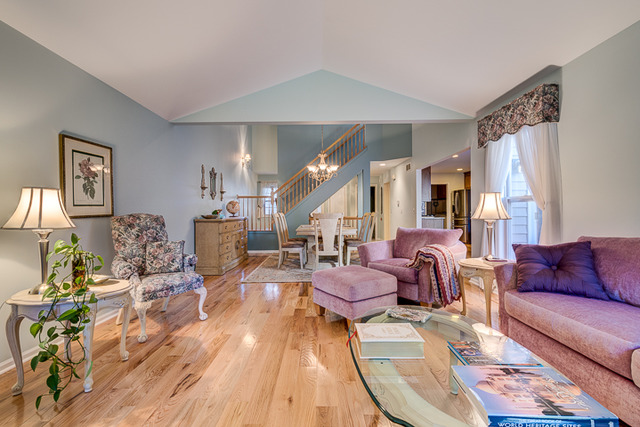 1304 Dancing Bear Ln, Elgin, IL 60120 photo 8