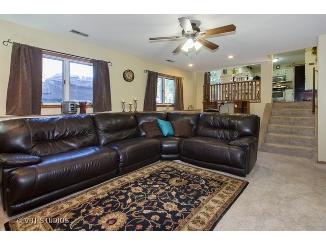 302 San Carlos Rd, Minooka, IL 60447 photo 6