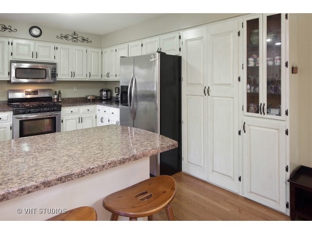 302 San Carlos Rd, Minooka, IL 60447 photo 3