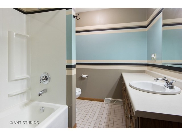 302 San Carlos Rd, Minooka, IL 60447 photo 13