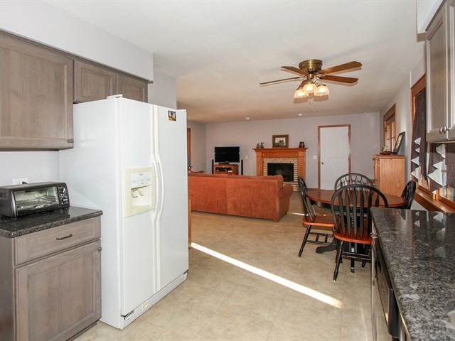 8 N700 Stevens Rd, Elgin, IL 60124 photo 9
