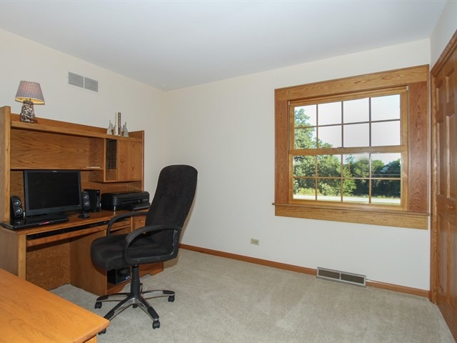 8 N700 Stevens Rd, Elgin, IL 60124 photo 11