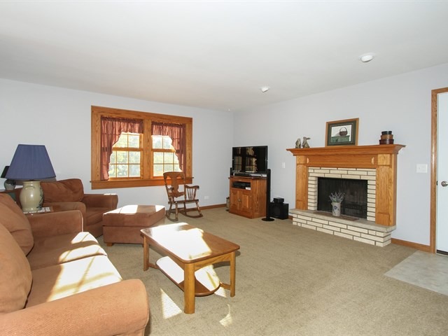 8 N700 Stevens Rd, Elgin, IL 60124 photo 4