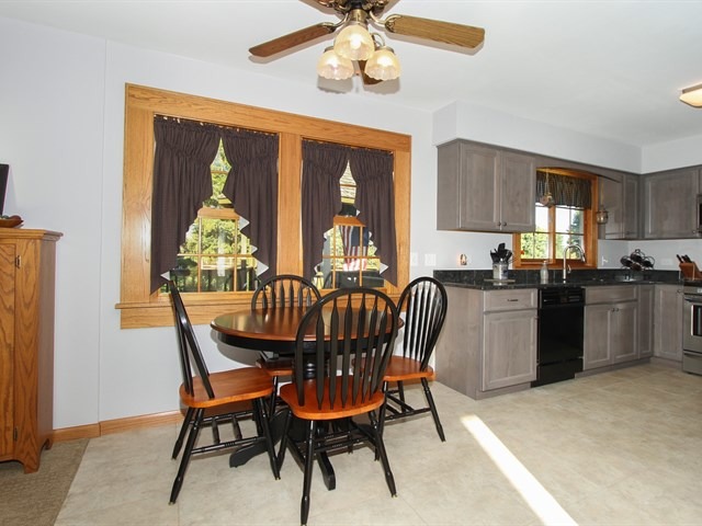 8 N700 Stevens Rd, Elgin, IL 60124 photo 10