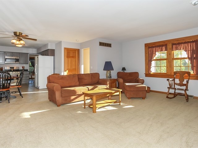 8 N700 Stevens Rd, Elgin, IL 60124 photo 3