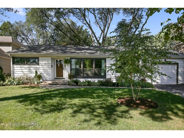 908 Crest St, Wheaton, IL 60189 photo 1