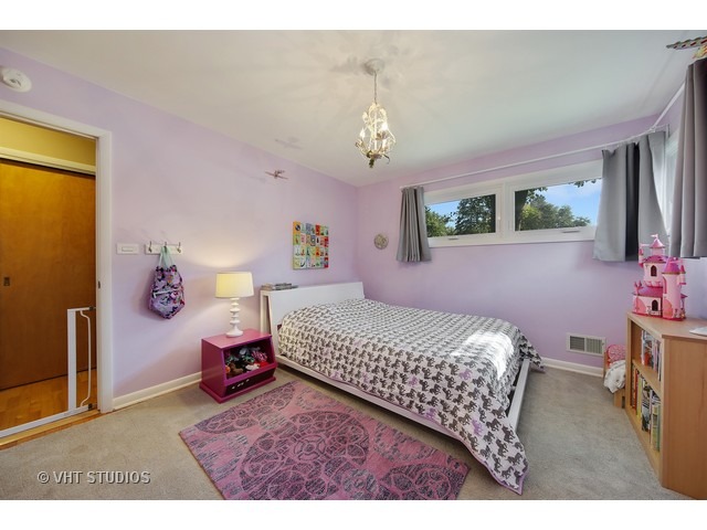 908 Crest St, Wheaton, IL 60189 photo 13
