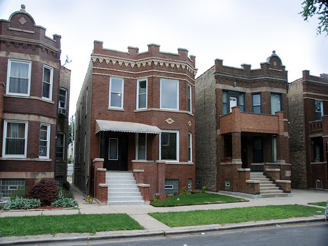 2627 N Harding Ave, Chicago, IL 60647 photo 1