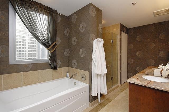 160 E Illinois St #1908, Chicago, IL 60611 photo 12