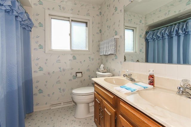 41 Westmere Rd, Des Plaines, IL 60016 photo 16