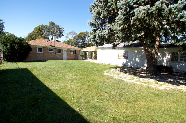 925 S 6th Ave, Des Plaines, IL 60016 photo 15