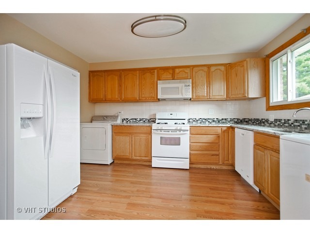 925 S 6th Ave, Des Plaines, IL 60016 photo 4