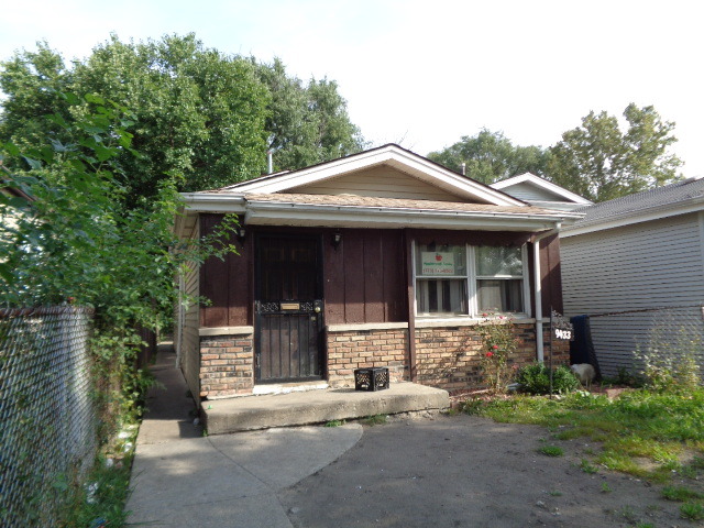 9433 S Burnside Ave, Chicago, IL 60619 photo 1