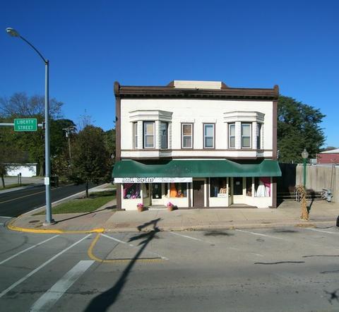 802 Liberty St, Morris, IL 60450 photo 3