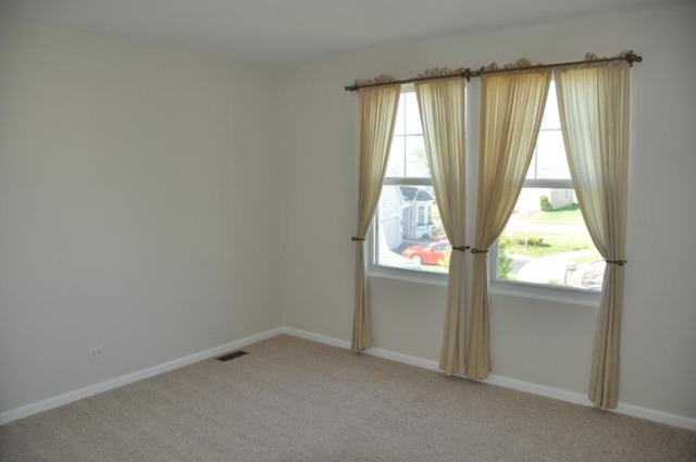 2205 Clipper Ct, Elgin, IL 60123 photo 9