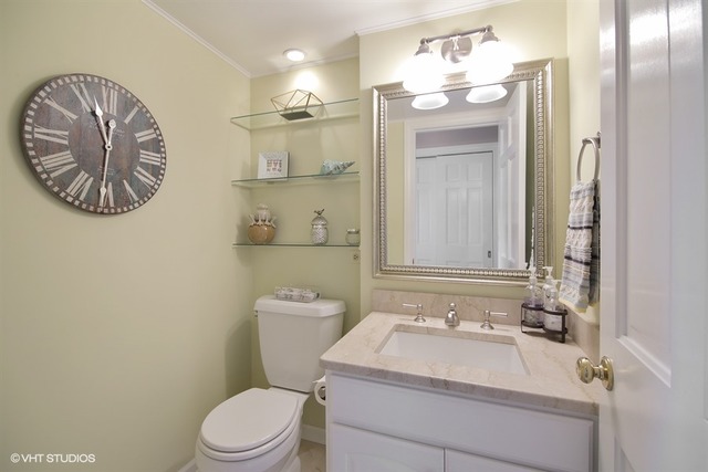 2425 Oak Ave, Northbrook, IL 60062 photo 9