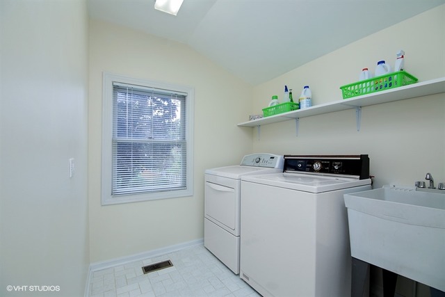 2425 Oak Ave, Northbrook, IL 60062 photo 17