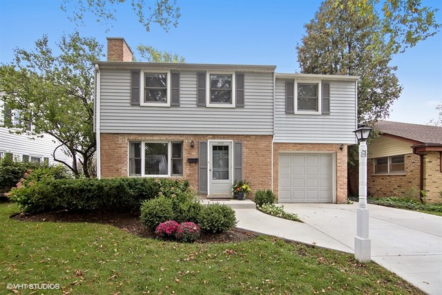 2425 Oak Ave, Northbrook, IL 60062 photo 1