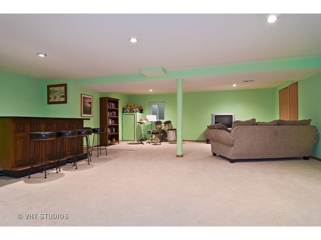 249 Norwich Dr, Bartlett, IL 60103 photo 7