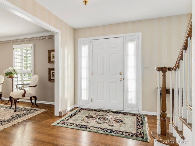 6400 Tremont St, Willowbrook, IL 60527 photo 2