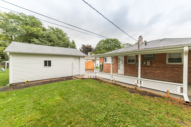 903 E Villa Dr, Des Plaines, IL 60016 photo 16