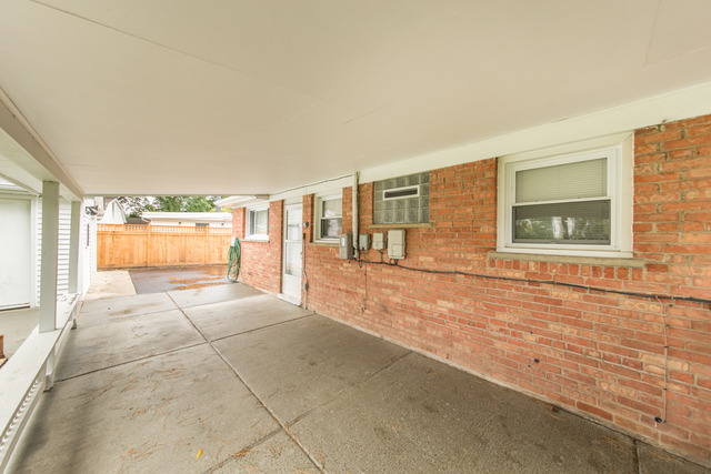 903 E Villa Dr, Des Plaines, IL 60016 photo 15