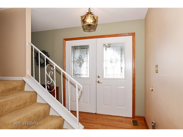 16 W683 90th St, Willowbrook, IL 60527 photo 2