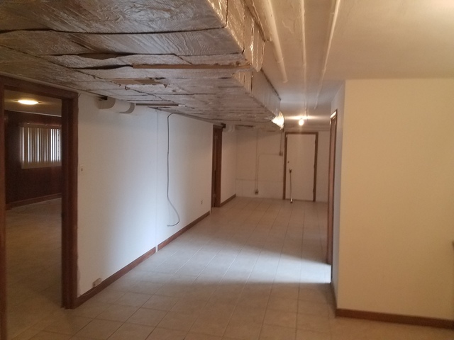 Undisclosed, Chicago, IL 60617 photo 11