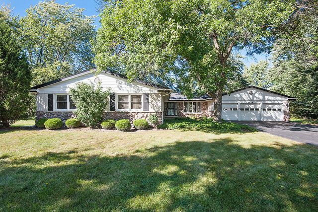 3024 White Pine Dr, Northbrook, IL 60062 photo 1